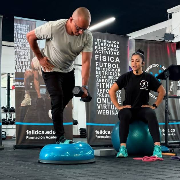ENTRENAMIENTO FUNCIONAL - IMPLEMENTOS Y SUPERFICIES INESTABLES